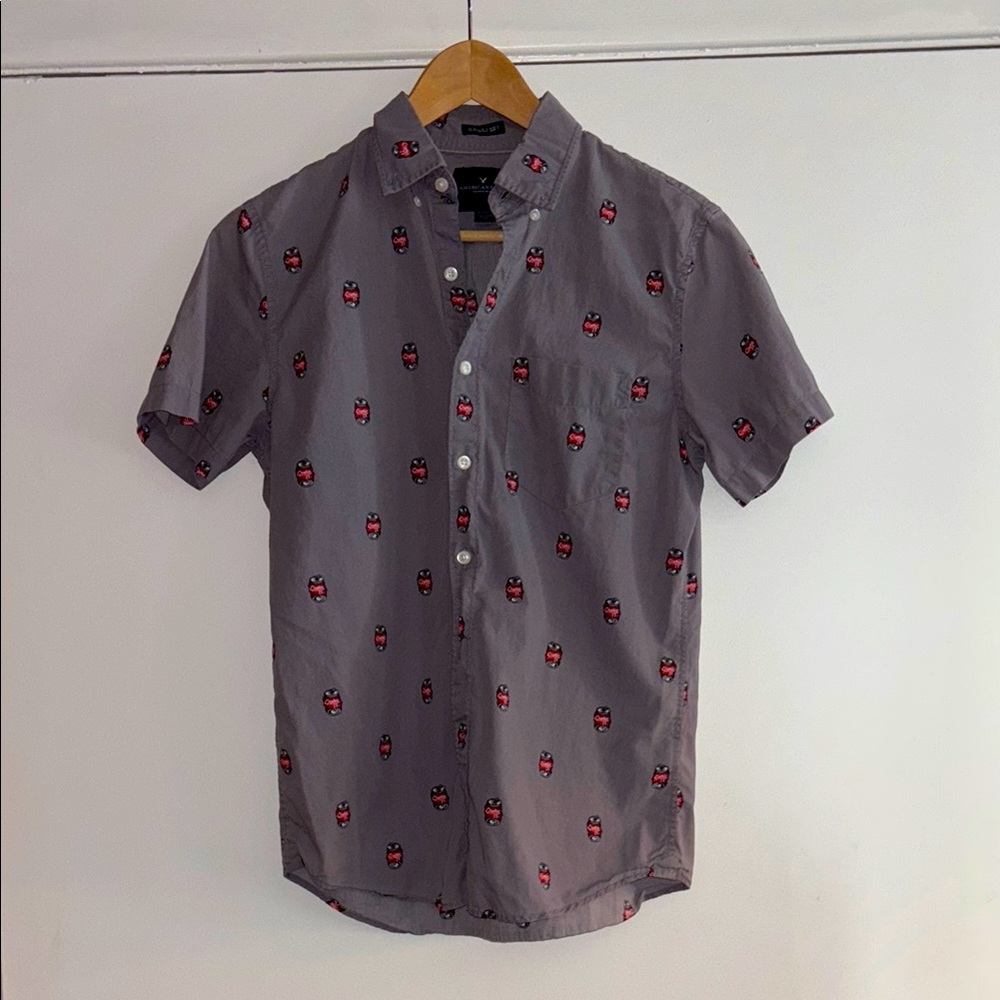 American Eagle Outfitters Shirts Gray & Blue
Surfboard, Flower, Can